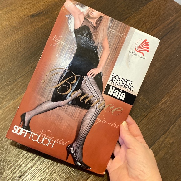 NEW NAJA STREET BLACK FISHNET TIGHTS PANTYHOSE NYLONS SHAPEWEAR OSFM DANCE - Picture 1 of 4